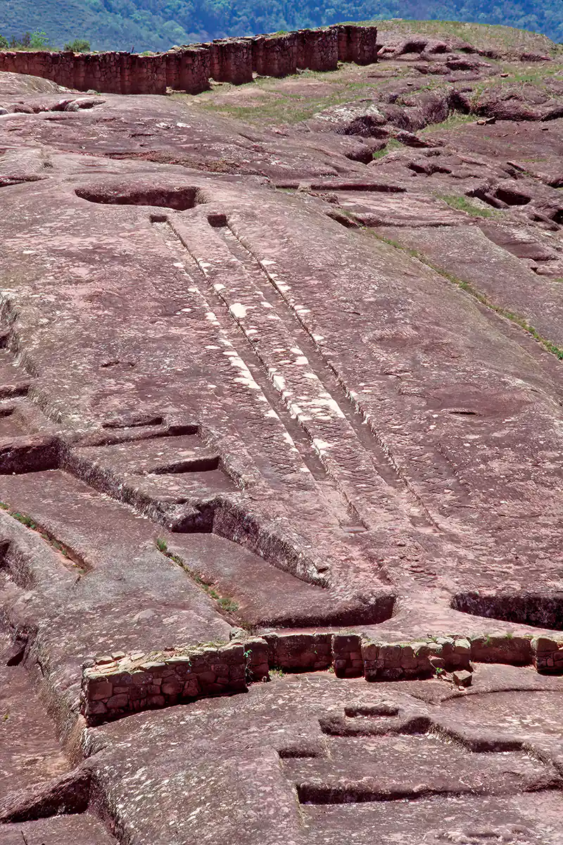 Mysterious giant stone carvings atop mountain of Samaipata, Bolivia Mysterious giant stone carvings atop mountain of Samaipata, Bolivia
