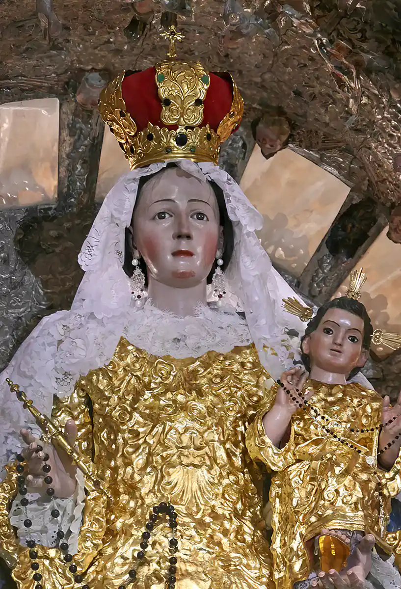 Statue of Mary, Sanctuary of Atotonilco, Mexico Statue of Mary, Sanctuary of Atotonilco, Mexico
