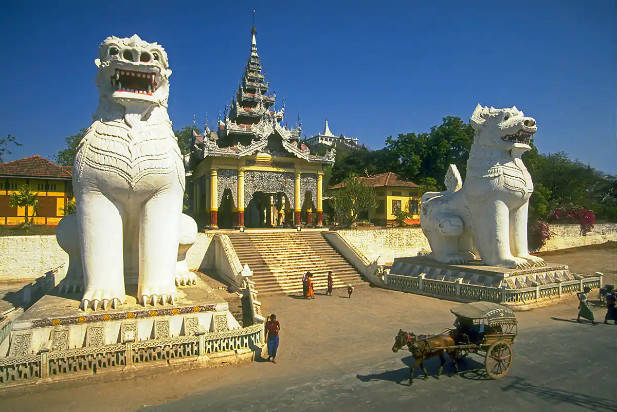 Portal to sacred hill of Mandalay, Myanmar (Burma) Portal to sacred hill of Mandalay, Myanmar (Burma)