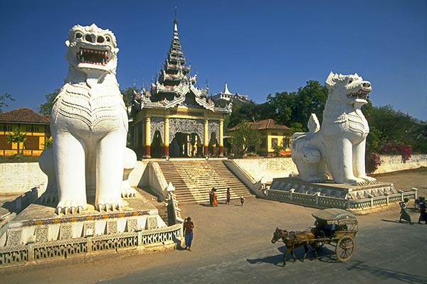 Portal to sacred hill of Mandalay, Burma