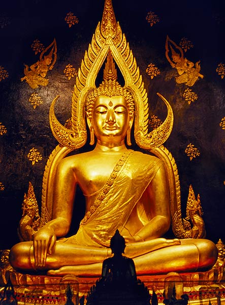 The Phra Phuttha Chinnarat Buddha