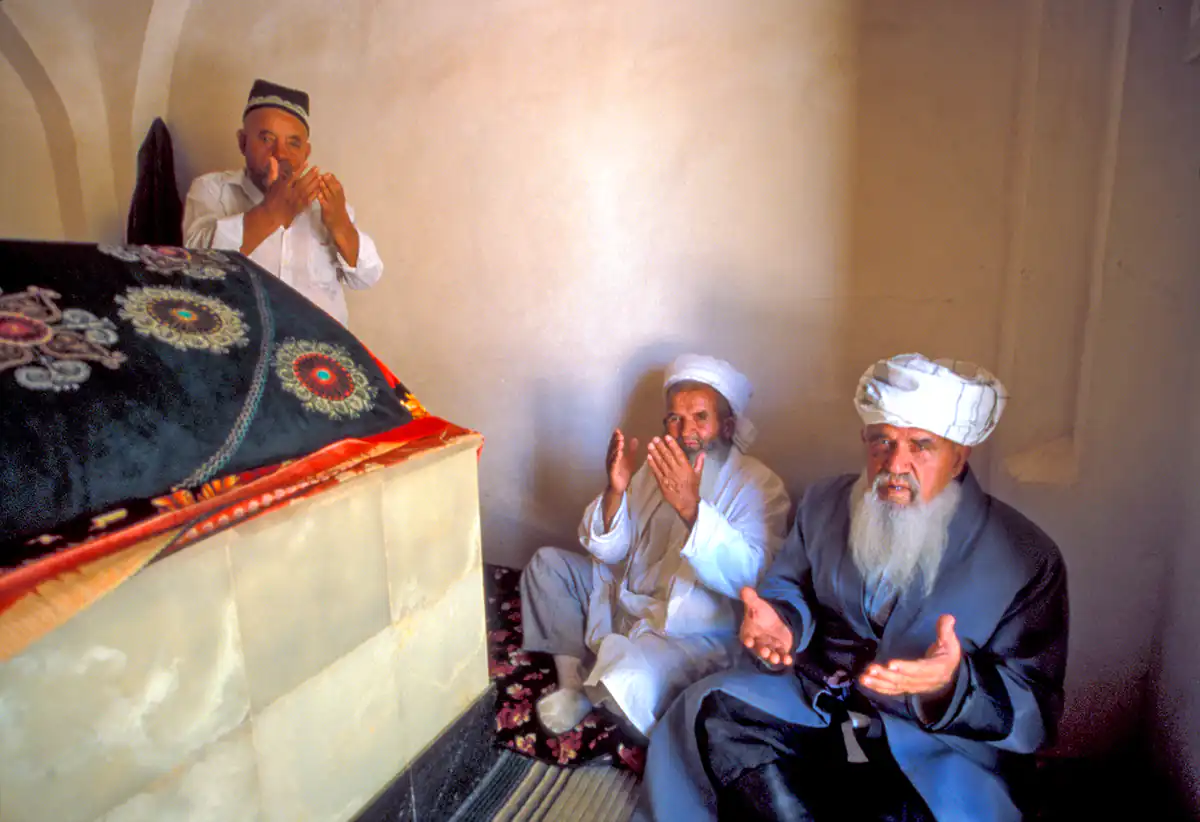 Sufis at the shrine of Prophet Daniel, Samarkand Sufis at the shrine of Prophet Daniel, Samarkand