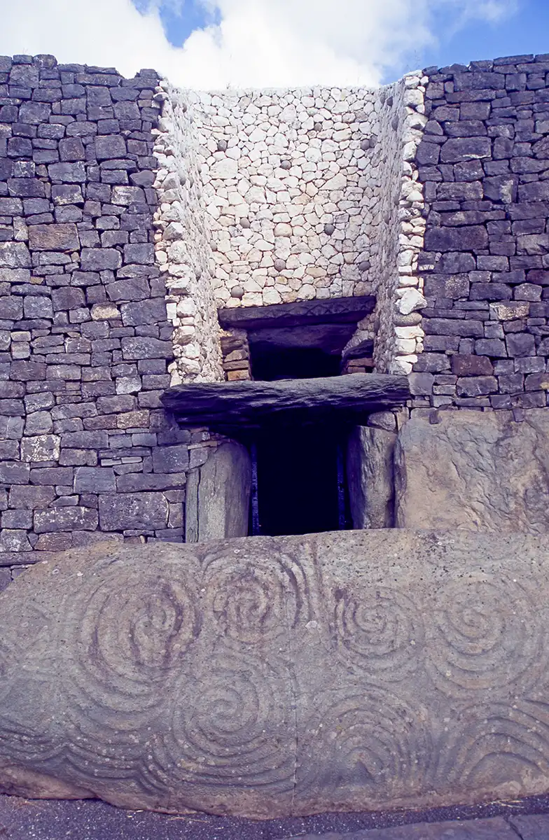 Entrance to Newgrange Megalithic Cair Entrance to Newgrange Megalithic Cair