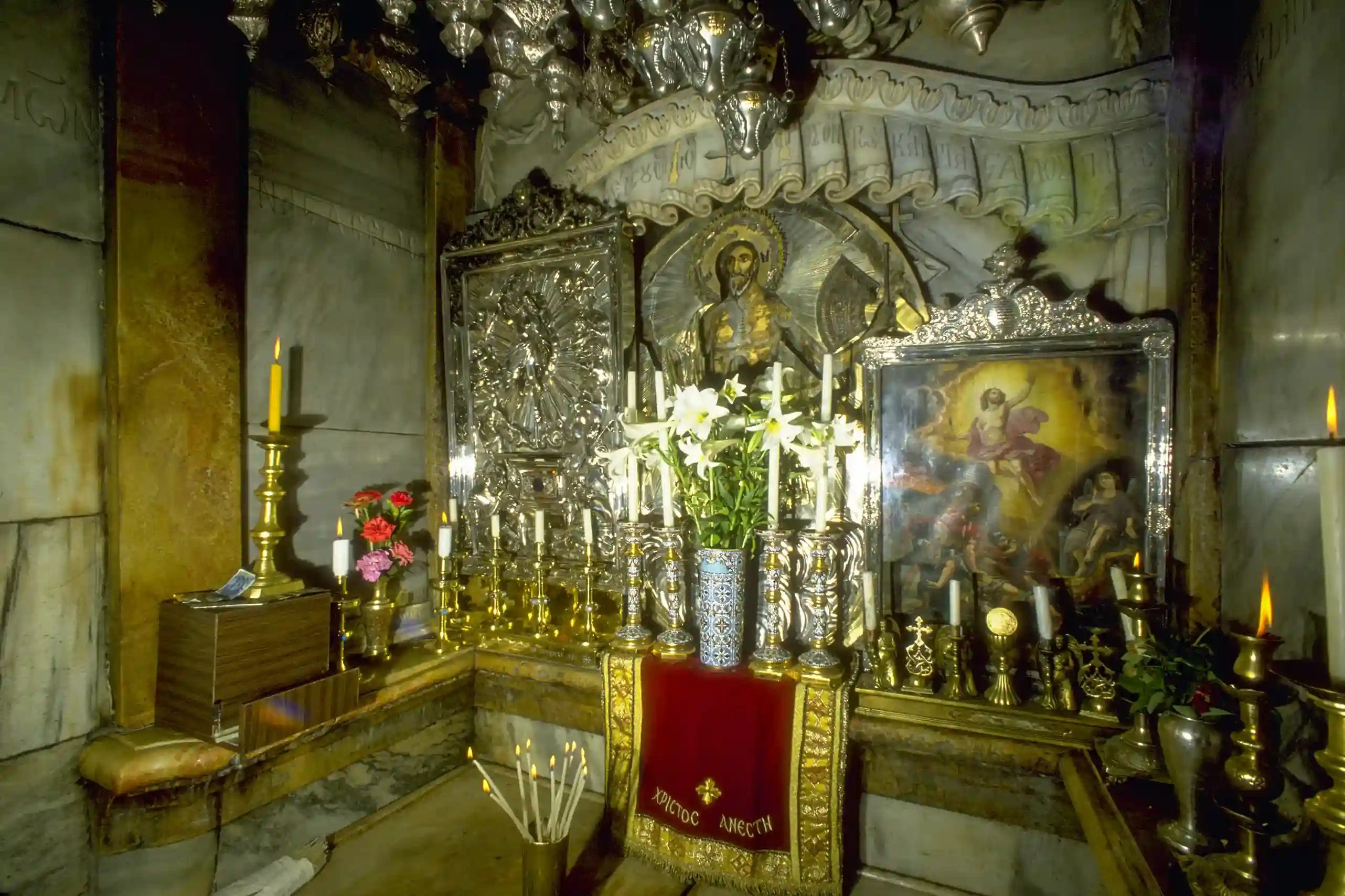 Interior of the Chapel of the Holy Sepulchre, Jerusalem Interior of the Chapel of the Holy Sepulchre, Jerusalem