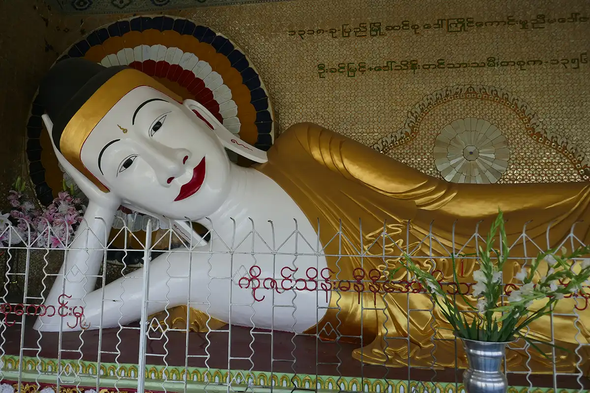 Shwe San Taw Pagoda, Pyay Shwe San Taw Pagoda, Pyay
